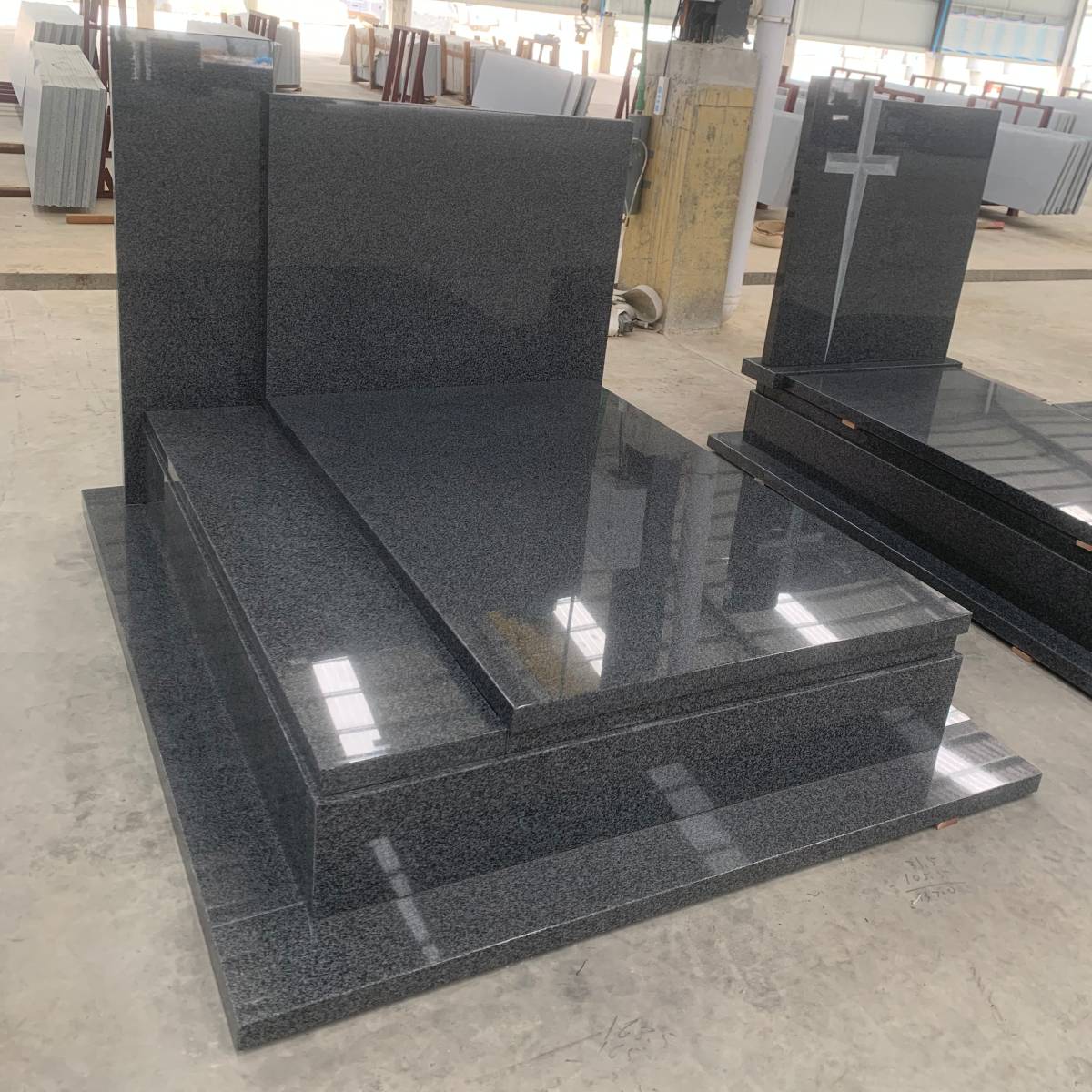 Cambodia G654 Granite Tombstone _ Poland Style Supplier Cambodia G654 Granite Tombstone _ Poland Style Supplier